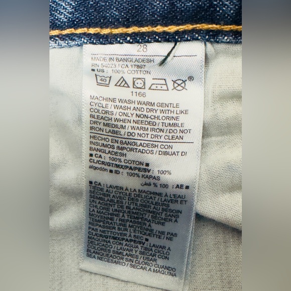 OLD NAVY Woman’s Plus Size 28 High Rise, Slouchy Taper Ankle Fit Jeans. . NWT - Picture 10 of 12